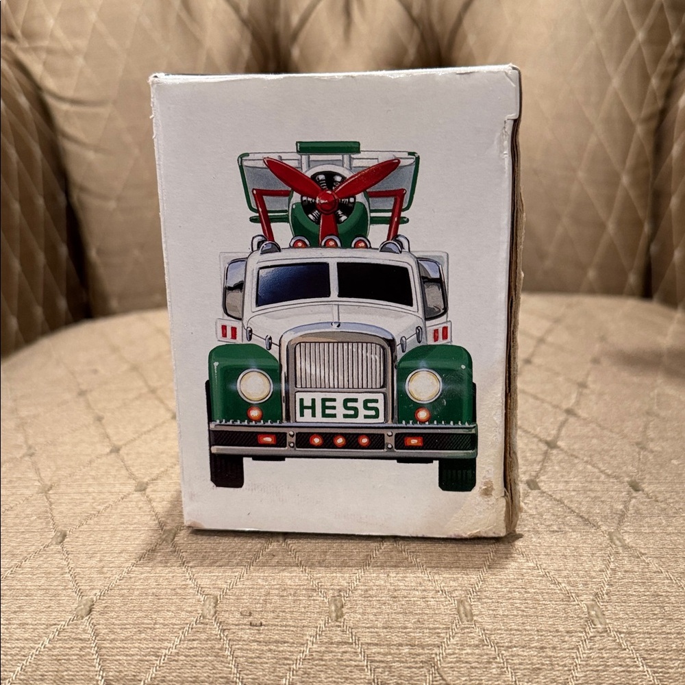 Hess 2002 Toy Truck and Airplane Set - Picture 4 of 11